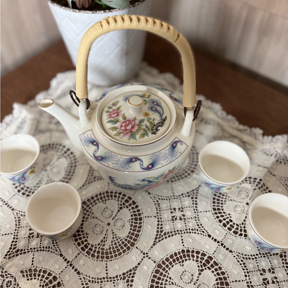 Snow Bone China Haengnamsa Korea Charming Floral Peacock Teapot Set with Cups - Picture 3 of 5